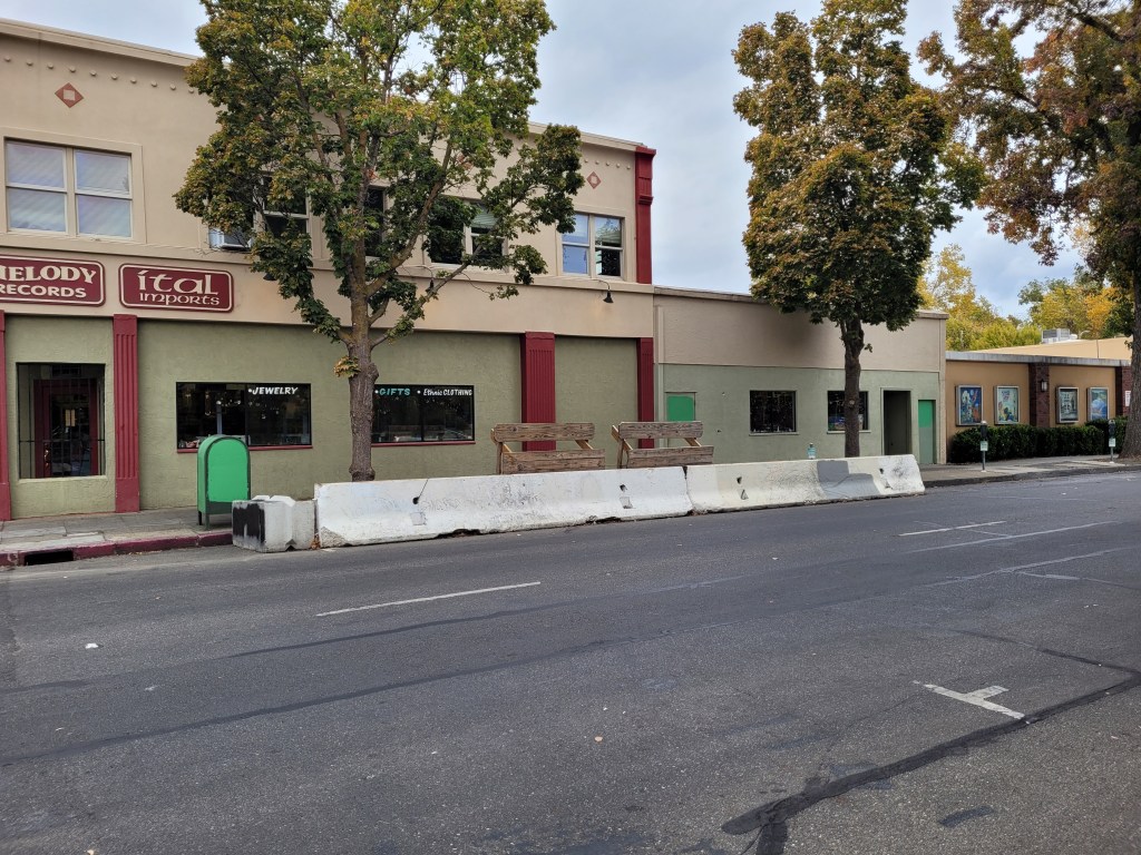 This image has an empty alt attribute; its file name is parklets-two.jpg